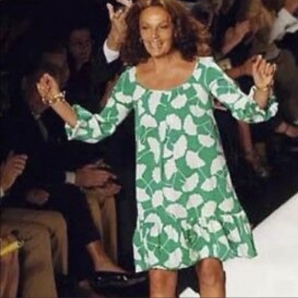 Diane Von Furstenberg Dresses & Skirts - Diane Von Furstenburg Adelaide Gingko Green and White Floral Silk Dress